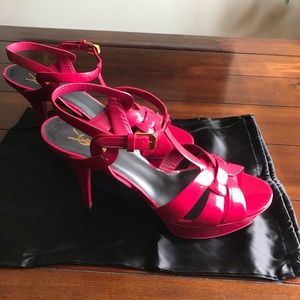 YSL TRIBUTE PLATFORM SANDALS IN PATENT LEATHER FUCHSIA SZ.41